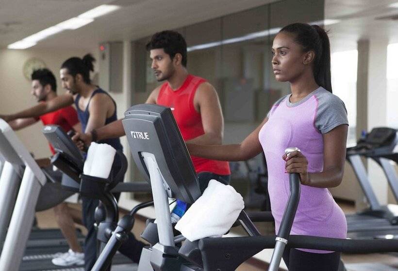 호텔 Platinum One Suites