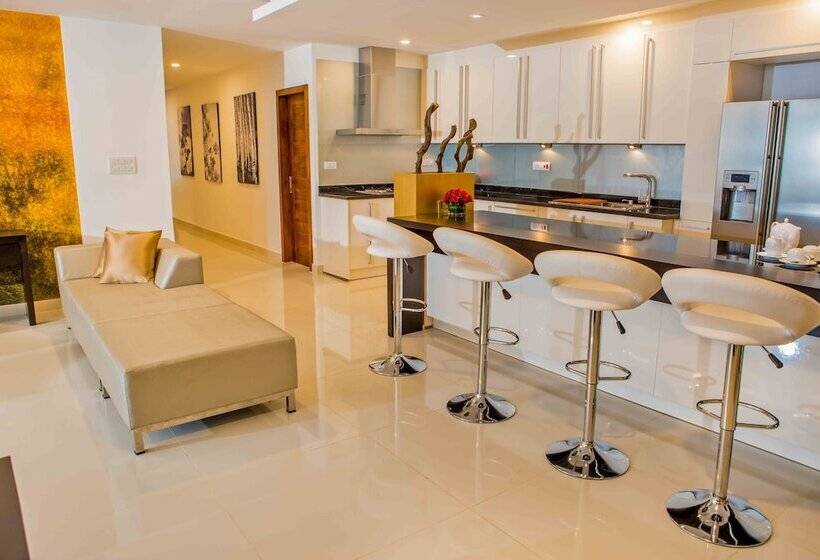 호텔 Platinum One Suites