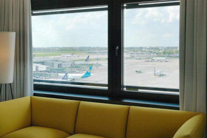 Отель Renaissance Warsaw Airport