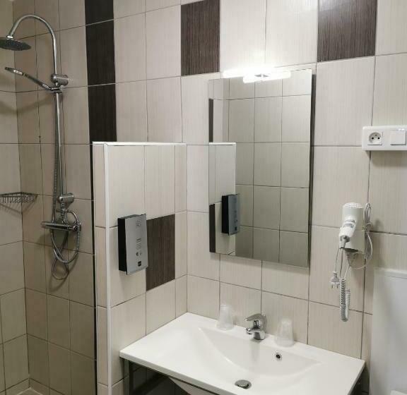 Logis Hotel  Restaurant La Haie Des Vignes Séminaires Et Evènementiel