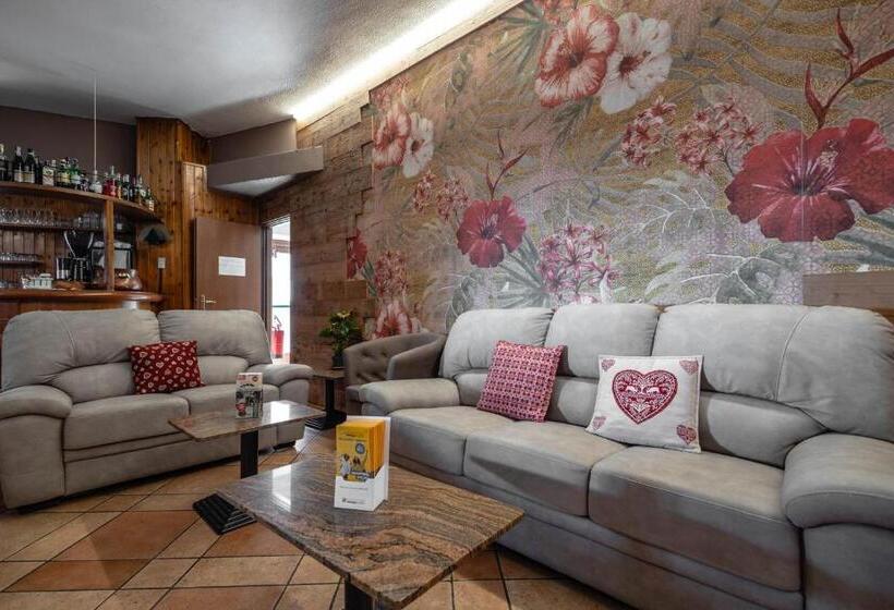 酒店 & Ristorante Serenella