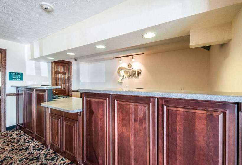 Отель Rodeway Inn & Suites Charles Town, Wv
