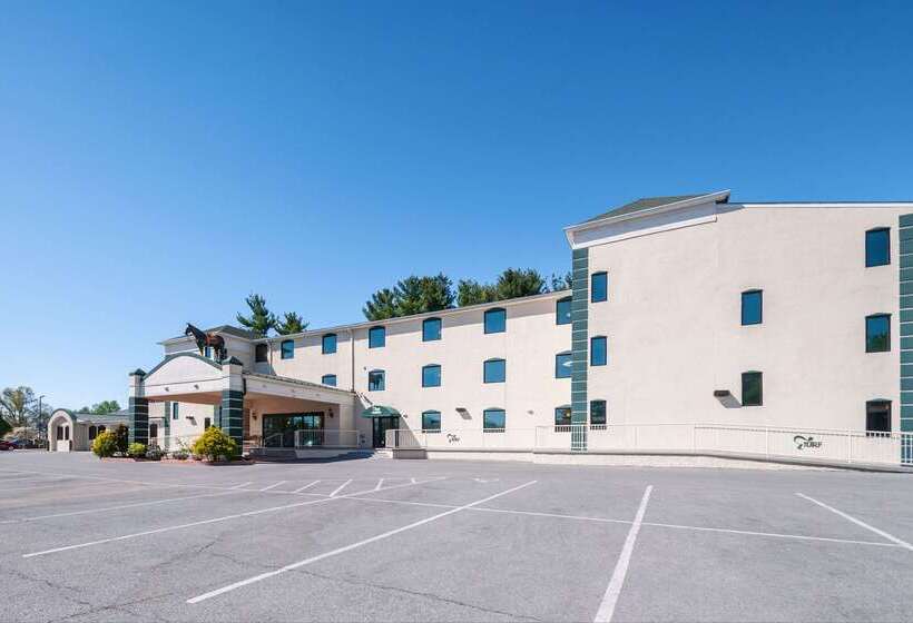 Отель Rodeway Inn & Suites Charles Town, Wv