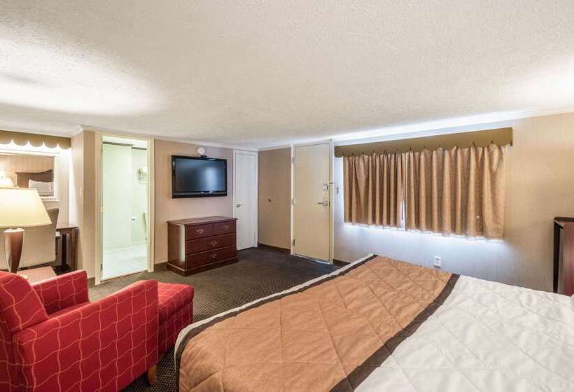 Отель Rodeway Inn & Suites Charles Town, Wv