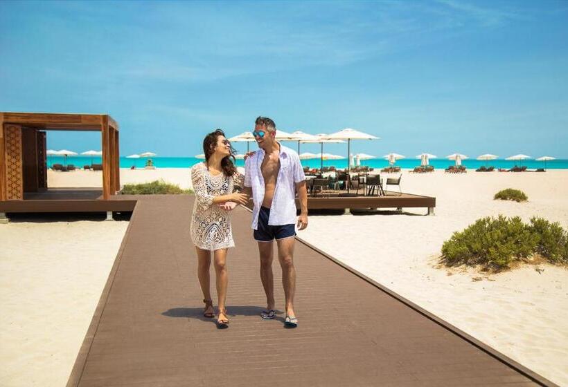 Отель Saadiyat Rotana Resort And Villas