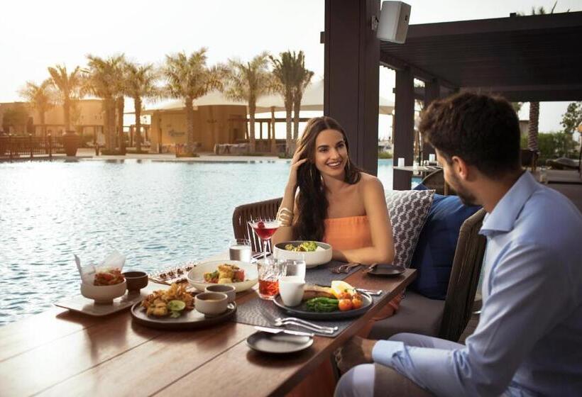 Отель Saadiyat Rotana Resort And Villas