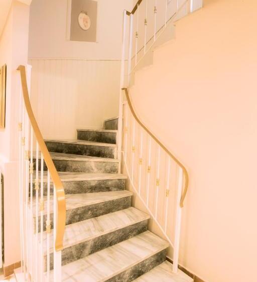 Отель Sirena Beach