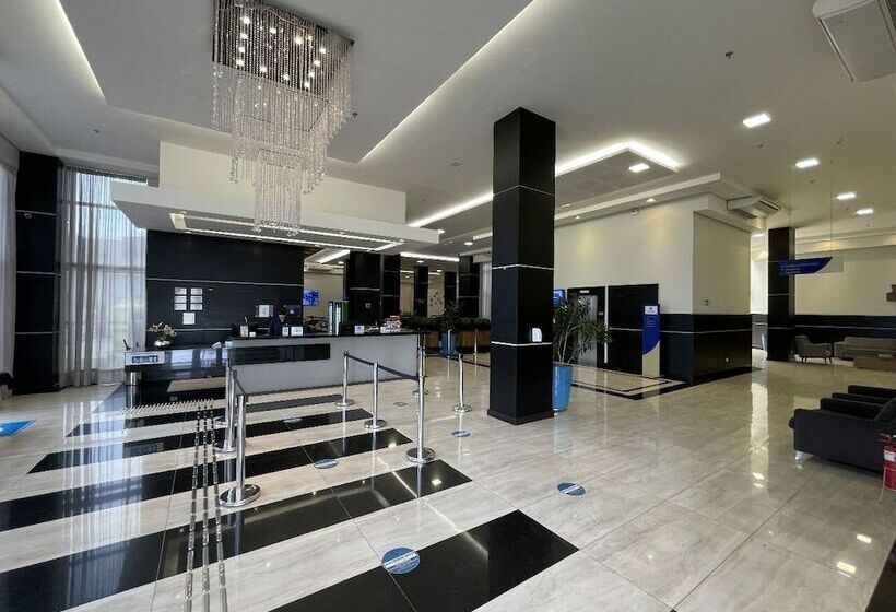 Отель Transamerica Executive Maringa