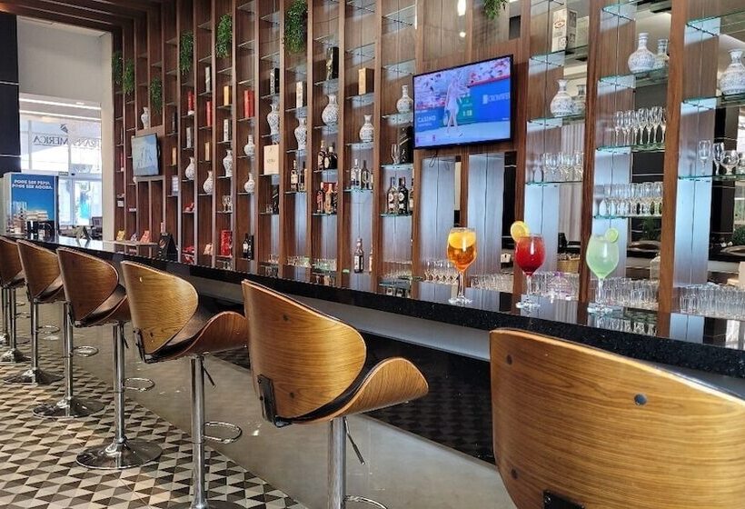 Отель Transamerica Executive Maringa