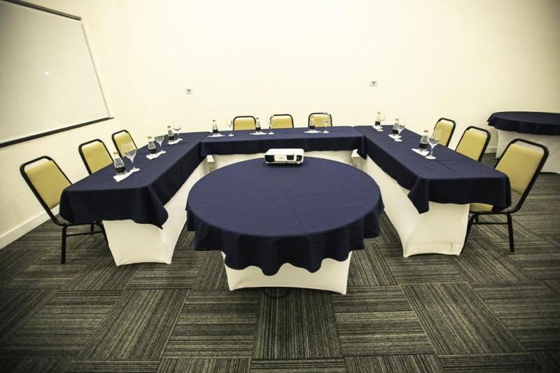 Отель Transamerica Executive Maringa