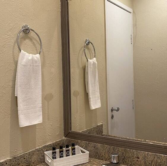 בית מלון כפרי Pousada Tropical Ilhas