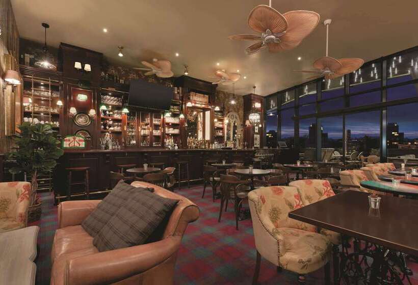 ホテル Tryp By Wyndham Istanbul Basın Ekspres