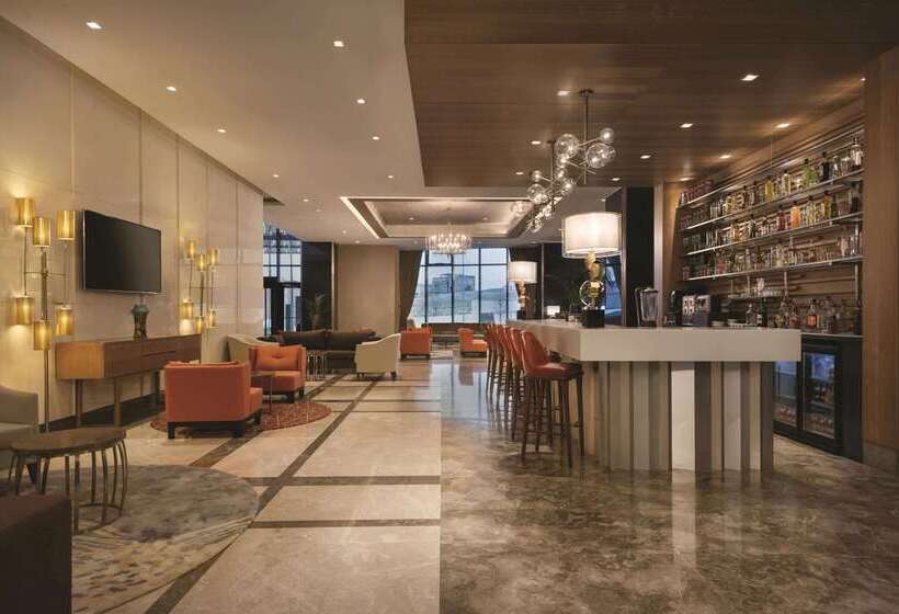 ホテル Tryp By Wyndham Istanbul Basın Ekspres