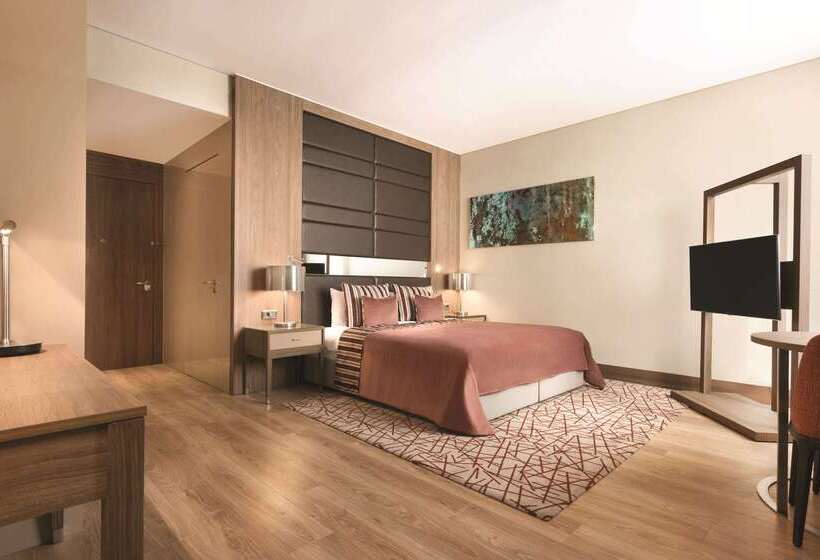 ホテル Tryp By Wyndham Istanbul Basın Ekspres