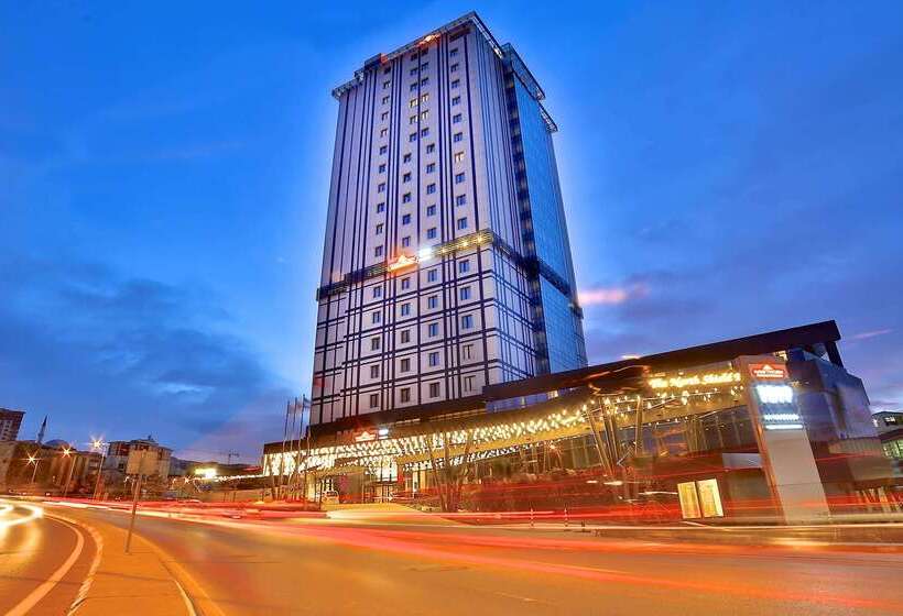 ホテル Tryp By Wyndham Istanbul Basın Ekspres