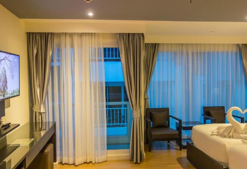 هتل Unique Regency Pattaya