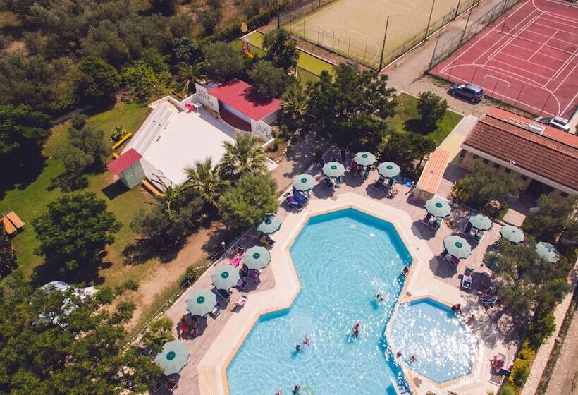 هتل Villaggio Borgo Degli Ulivi