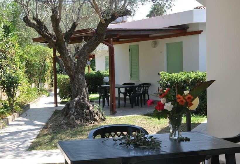 هتل Villaggio Borgo Degli Ulivi