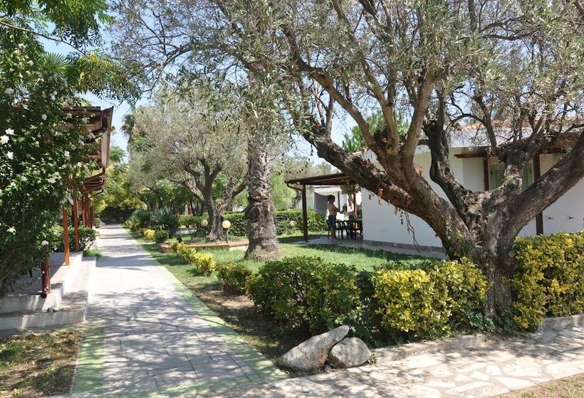 هتل Villaggio Borgo Degli Ulivi