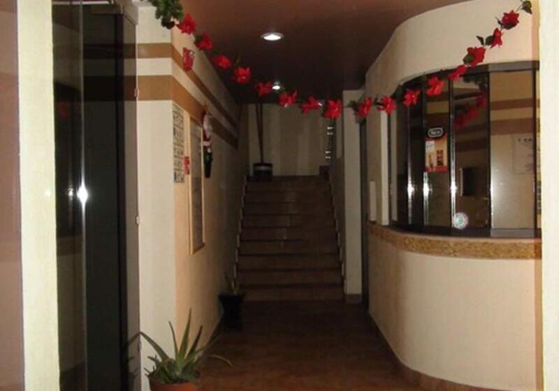 Отель & Villas 7