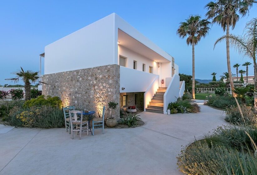 호텔 White Pearls Luxury Suites   Adults Only