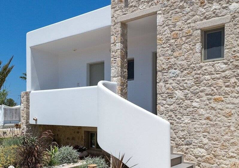 هتل White Pearls Luxury Suites   Adults Only