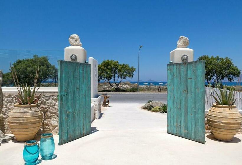 호텔 White Pearls Luxury Suites   Adults Only