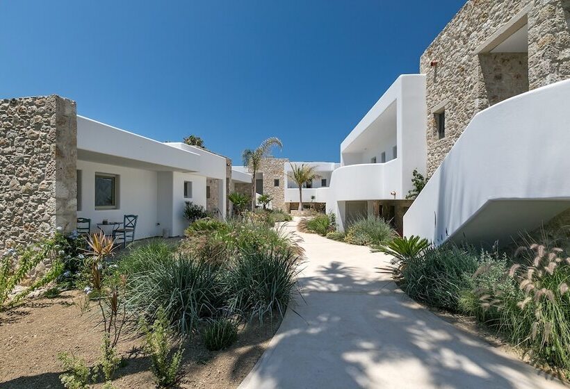 هتل White Pearls Luxury Suites   Adults Only