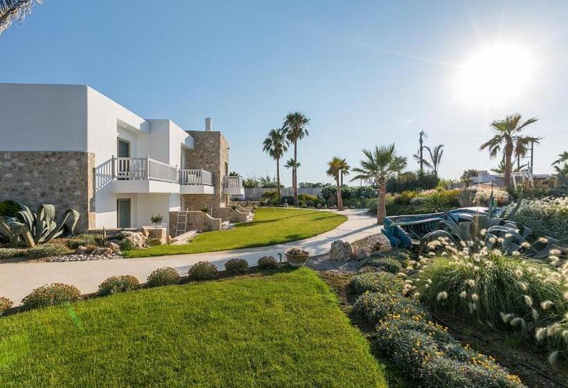 호텔 White Pearls Luxury Suites   Adults Only