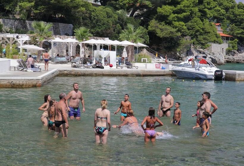 Kalamota Beach House