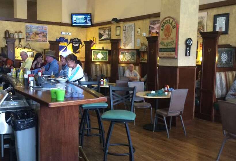 Midnight Rose & Mcgills Hotel & Casino