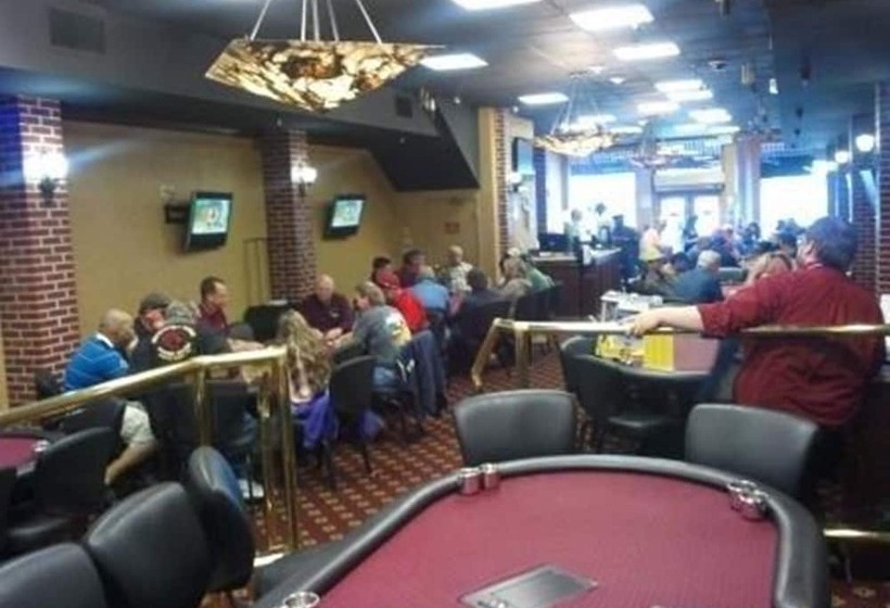 Midnight Rose & Mcgills Hotel & Casino