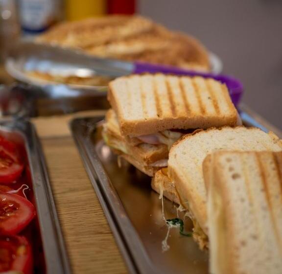 إقامة Kampus Palace