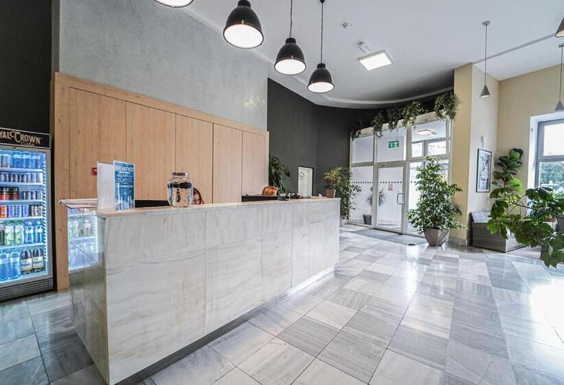 إقامة Kampus Palace