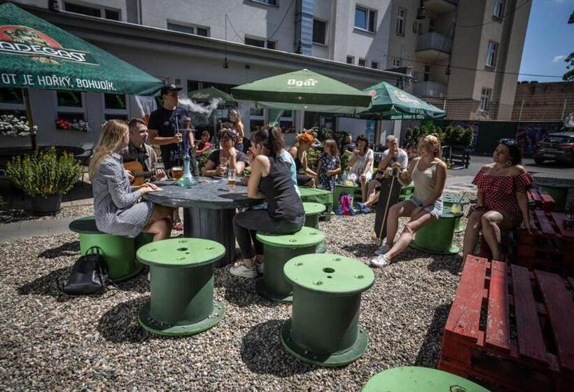 إقامة Kampus Palace