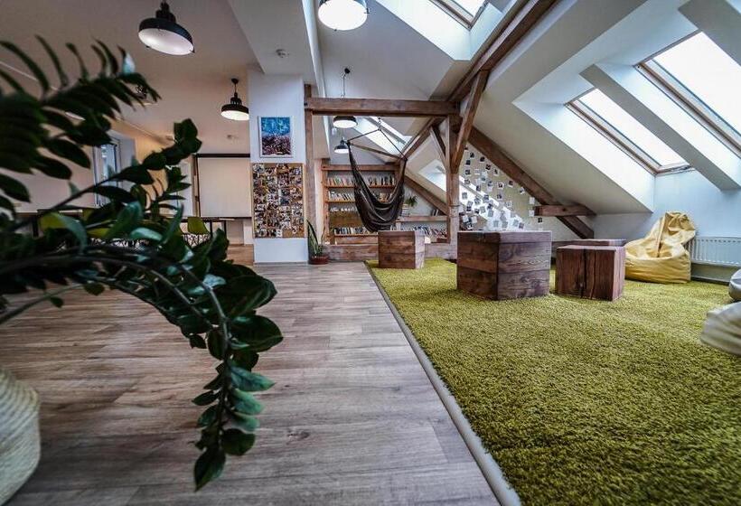 إقامة Kampus Palace