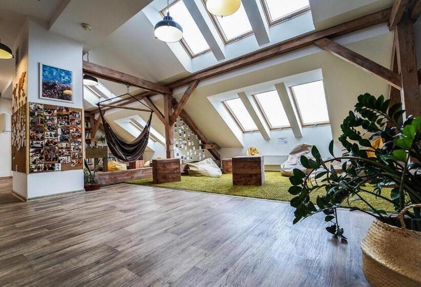 إقامة Kampus Palace