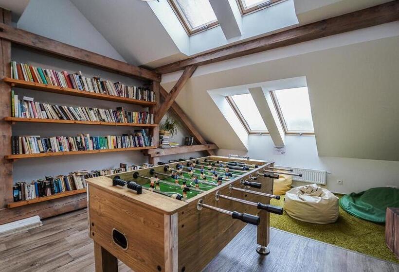 إقامة Kampus Palace