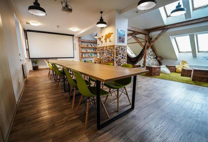 إقامة Kampus Palace