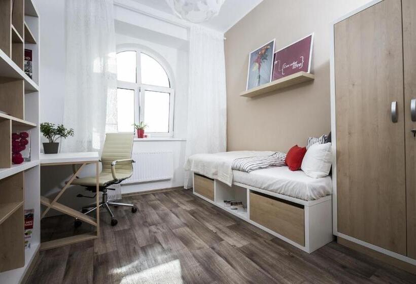 إقامة Kampus Palace