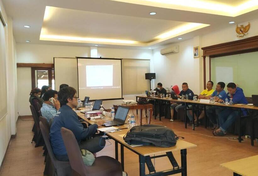 منتجع Citra Cikopo Hotel & Family Cottages