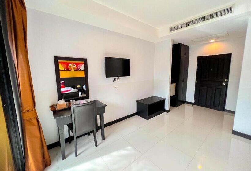 리조트 Naiyang Beach Hotel Sha Plus