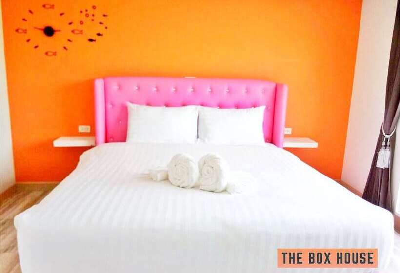 منتجع The Box House