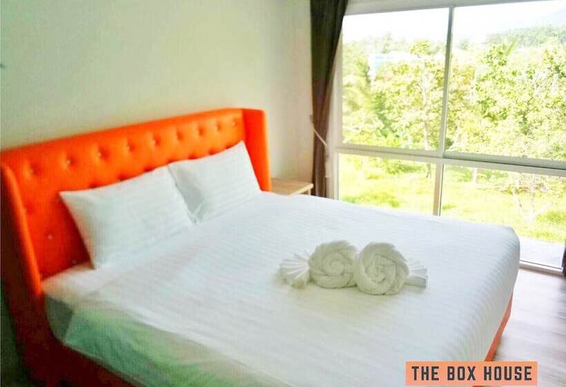 منتجع The Box House