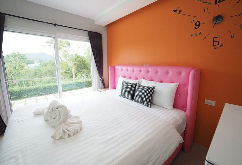 منتجع The Box House