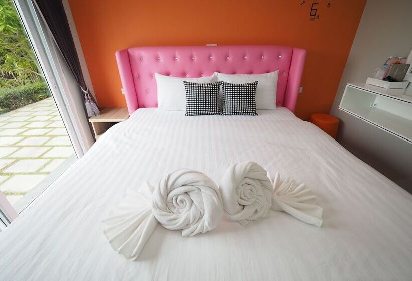 منتجع The Box House