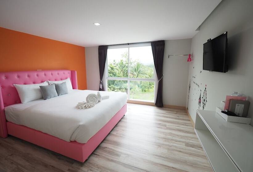 منتجع The Box House