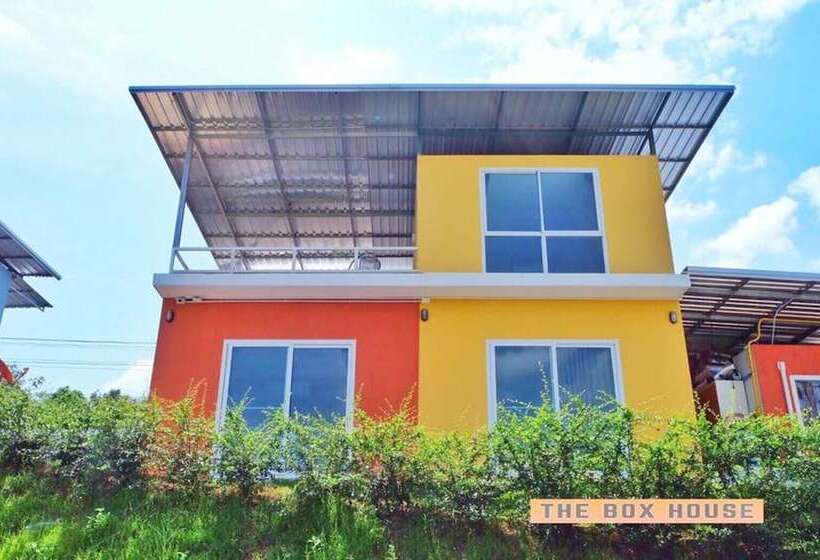 منتجع The Box House