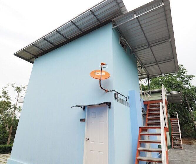 منتجع The Box House