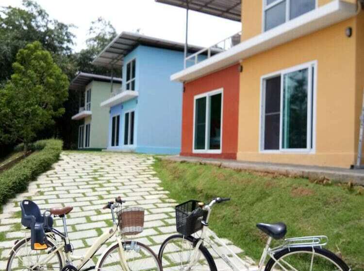 منتجع The Box House